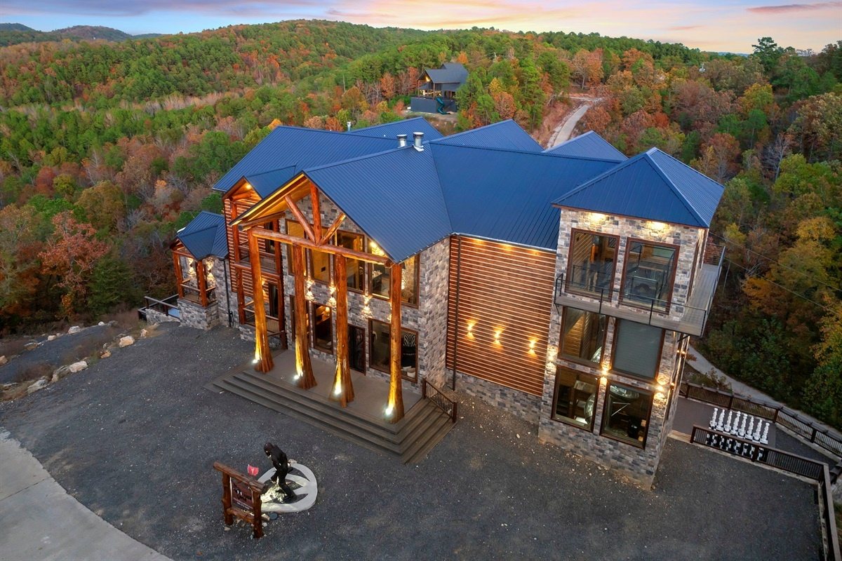 The Pinhouse Lodge, photo 1 of 9